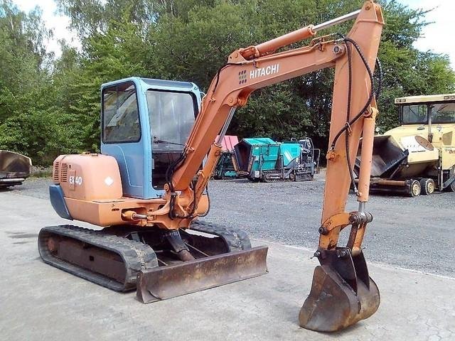 Hitachi-EX-40-dOccasion-001 Mini-Pelle Hitachi EX 40 d’Occasion – 4,1T (2000) avec 3 Godets – Image 1