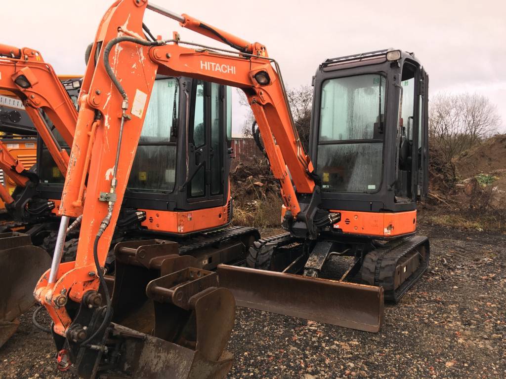 Hitachi-ZX30U-01 Mini-pelle d’occasion Hitachi ZX30U-2 (2008) – 3,4T – Moteur Yanmar 22,3 kW – Image 1