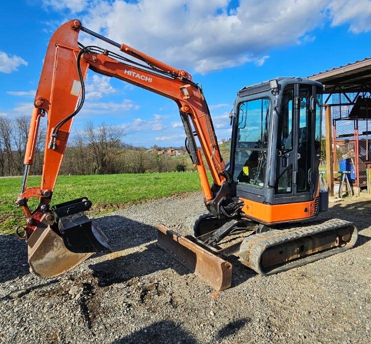 Hitachi-ZX35U-2-Occasion-001 Mini-Pelle Hitachi ZX35U-2 d’Occasion (2007) – 3,5T avec Climatisation – Image 1