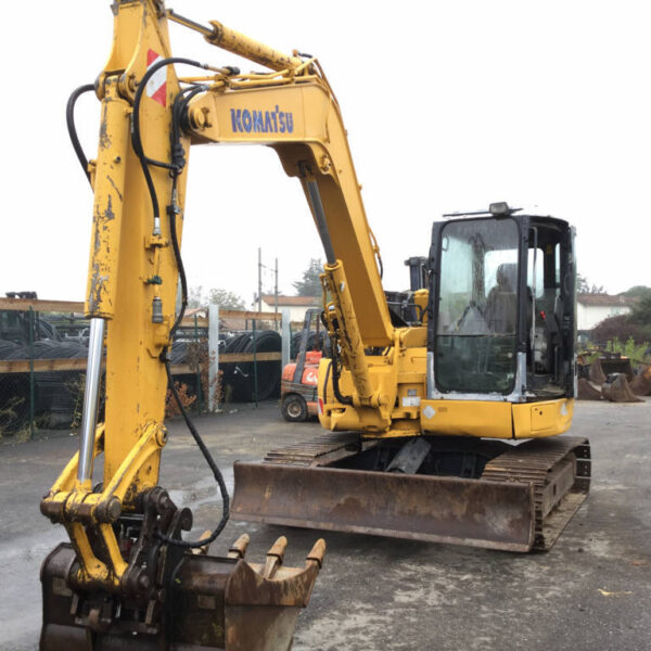 Mini-pelle d’occasion Komatsu PC78MR-6 (2004) – 8,3T – Moteur 40,5 kW