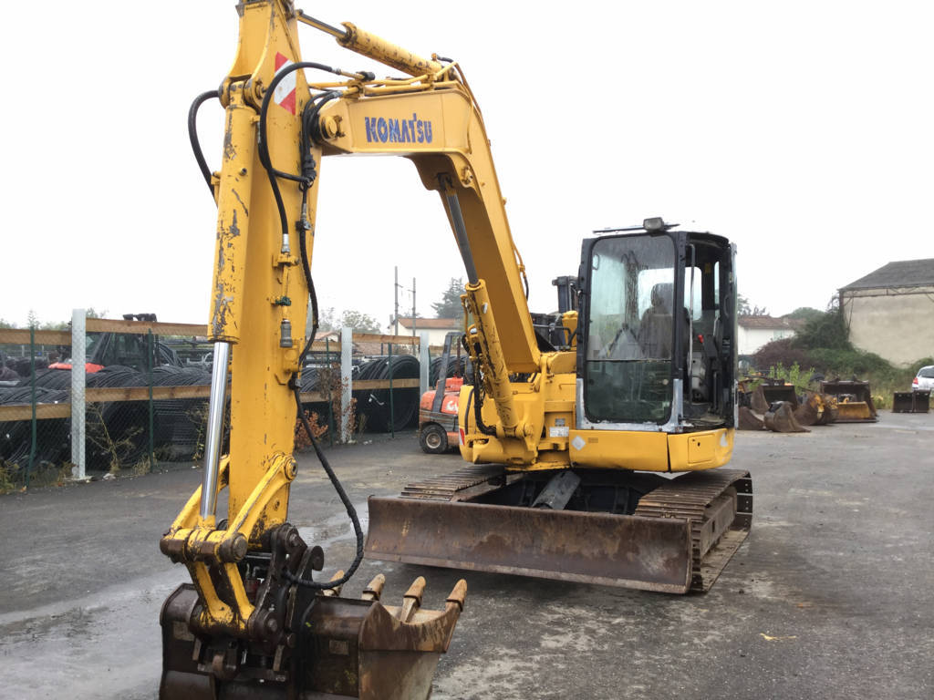 Komatsu-PC78MR-001 Mini-pelle d’occasion Komatsu PC78MR-6 (2004) – 8,3T – Moteur 40,5 kW – Image 1