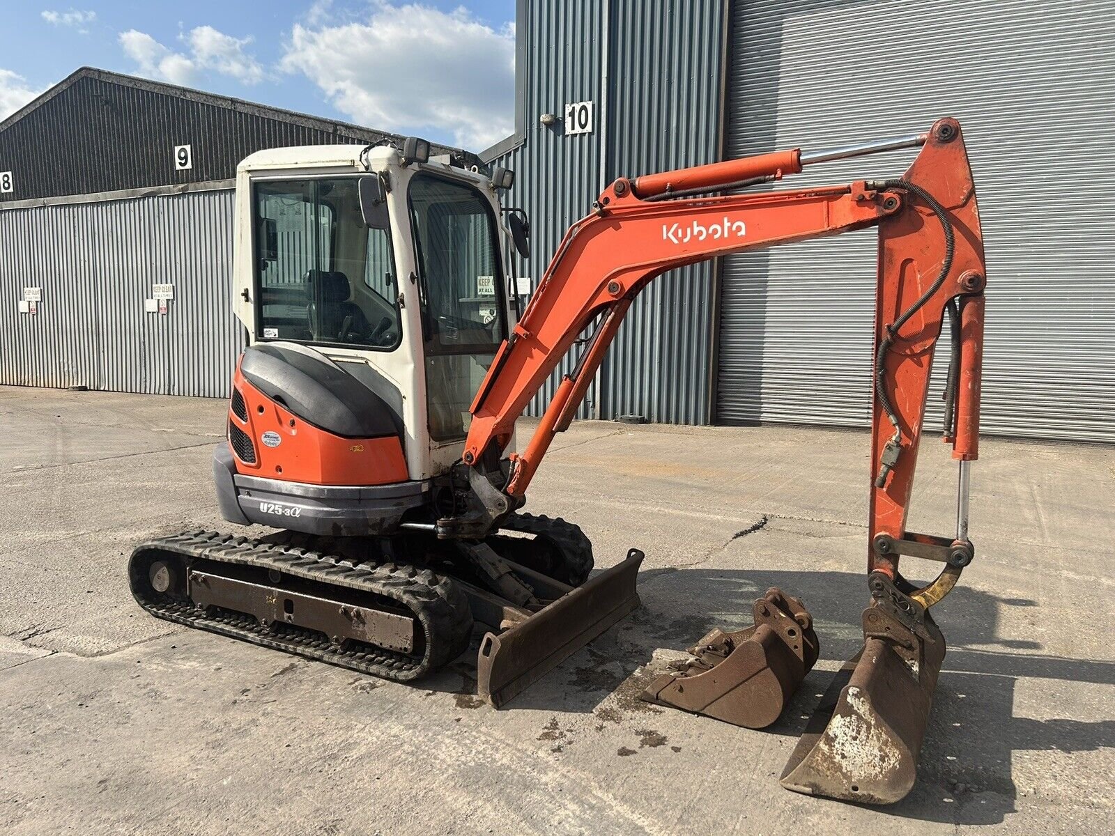 Kubota-U25-006 Kubota U27-4 (2018) – Mini Pelle 2,7T avec Attache Hydraulique Rotative – Image 1